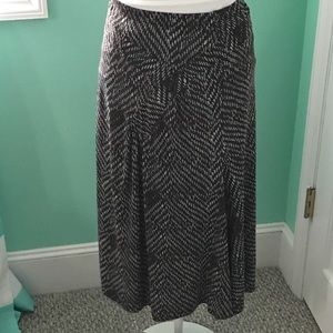 BCBG midi. Pattern skirt
